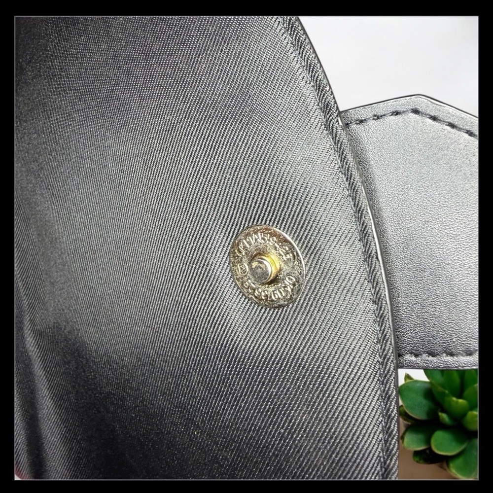 Grace Adele clasps - Black Bag w A New Day vibes ready for favorite strap to add - Picture 6 of 11